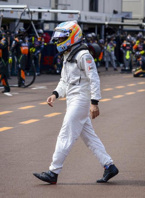 Fernando Alonso, tras abandonar en el Gran Premio de Mnaco.