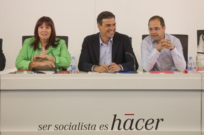 Micaela Navarro, Pedro Snchez y Csar Luena, en la Ejecutiva...