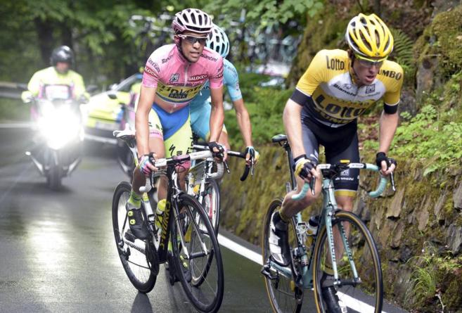 Contador, Kruijswijk y Landa, en un momento de la ascensin