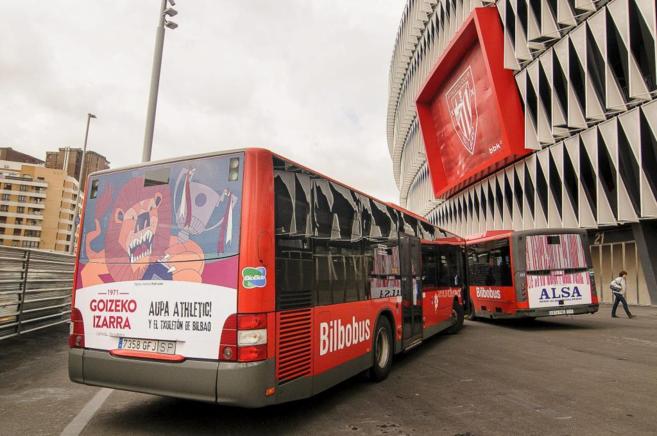 Autobuses de Bilbao, junto a San Mams, engalanados para animar al...