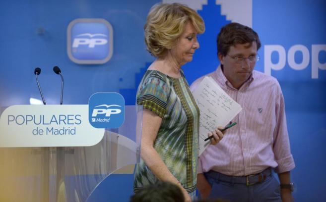 Esperanza Aguirre, tras su rueda de prensa del pasado lunes en la sede...