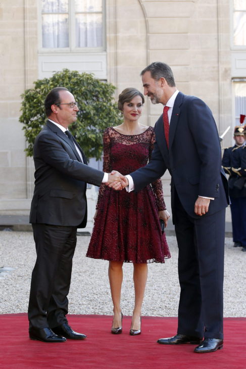 Los Reyes, recibidos por Hollande esta noche.