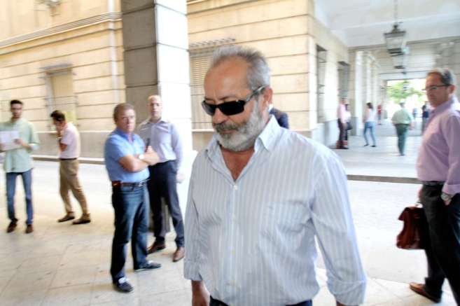 Juan Lanzas, a su llegada este mircoles a los juzgados de Sevilla.