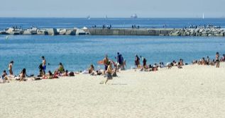 La playa de la Mar Bella, en Barcelona, el pasado lunes.