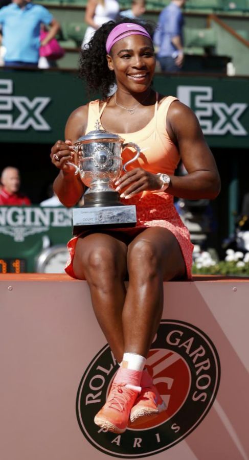 Serena, con su tercer trofeo de Roland Garros.