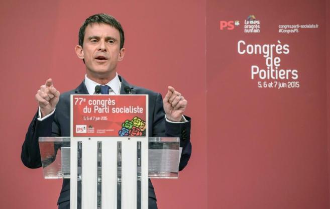 El primer ministro francs, Manuel Valls, interviene en el congreso...