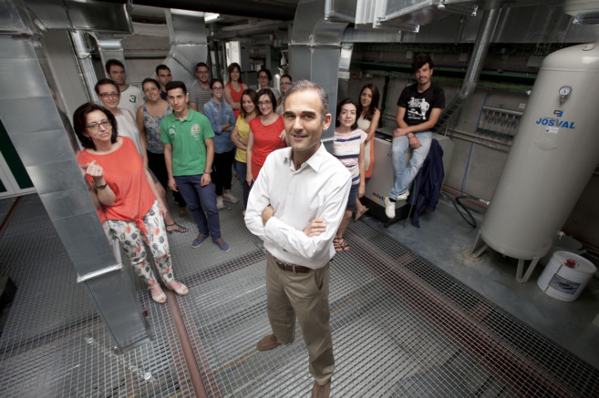 Alfonso Gan, presidente de Ingeniatrics, posa en las instalaciones...