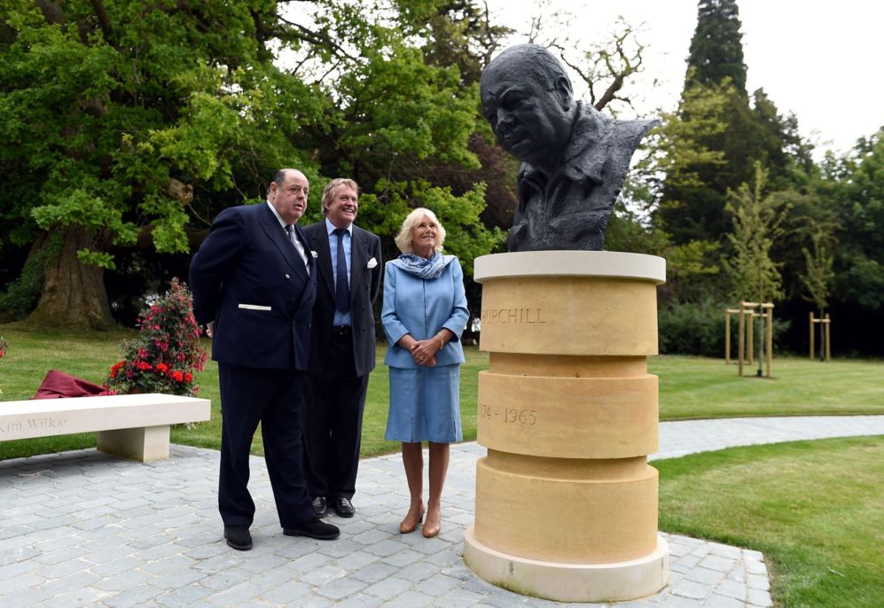 La duquesa de Cornualles conmemora el 50 aniversario de la muerte de...