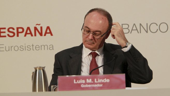 El Gobernador del Banco de Espaa, Luis Mara Linde, en una...