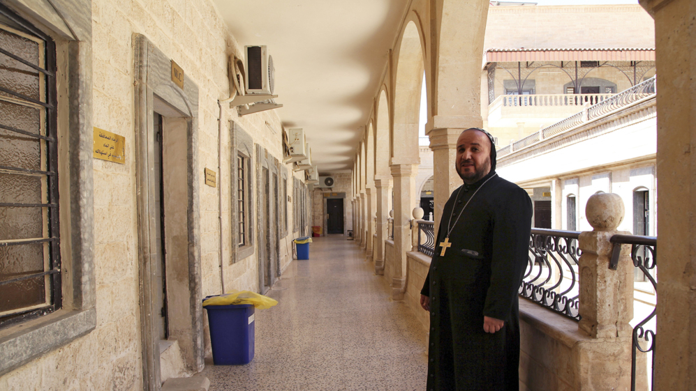 Yusef Ibrahim, uno de los cinco monjes que habitan el monasterio, en...