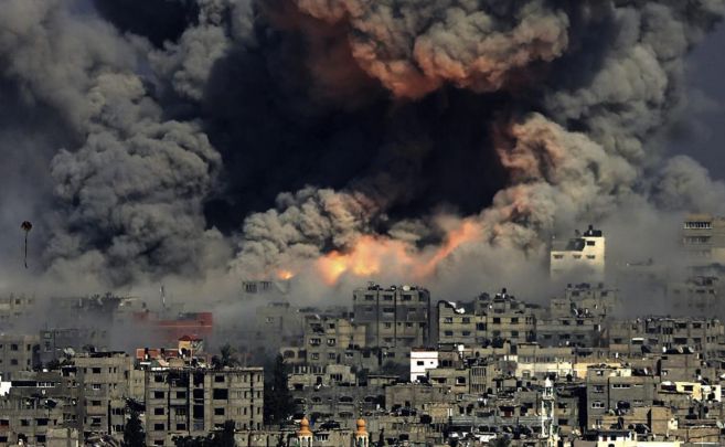 Explosiones y fuego en Gaza, en junio de 2014.