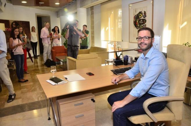 Jos Hila ha estrenado despacho como nuevo alcalde de Palma.