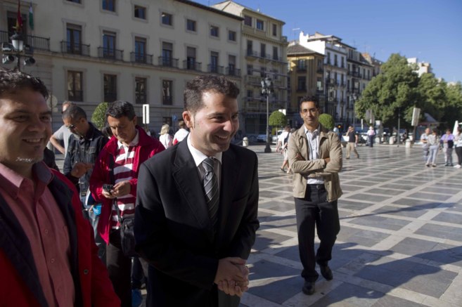 El alcalde de Maracena, Noel Lpez (PSOE), en los exteriores de la...