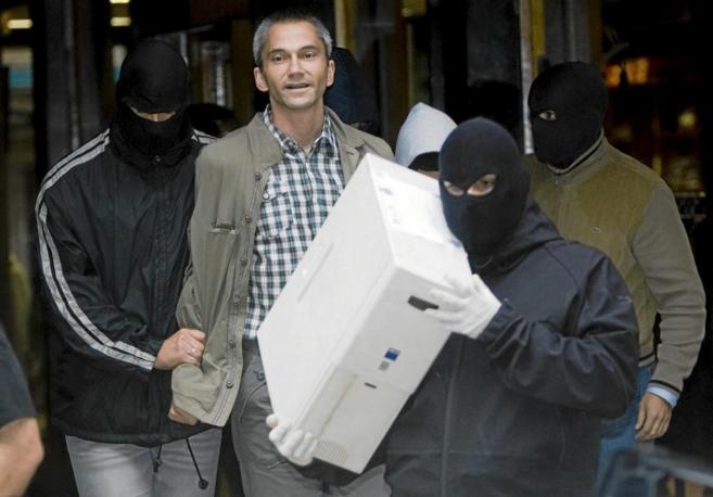 Joseba Permach, durante una detencin de la Mesa Nacional de...