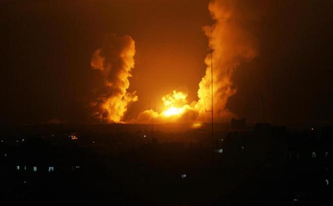 Imagen de uno de los objetivos atacados por Israel en Rafah, al sur de...