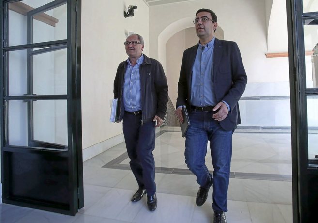 El secretario de Organizacin del PSOE-A, Juan Cornejo, con el...
