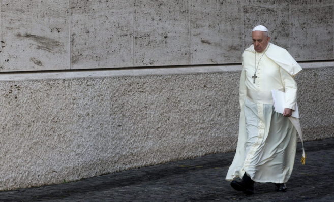 El Papa Francisco de camino al Sínodo extraordinario sobre la familia...