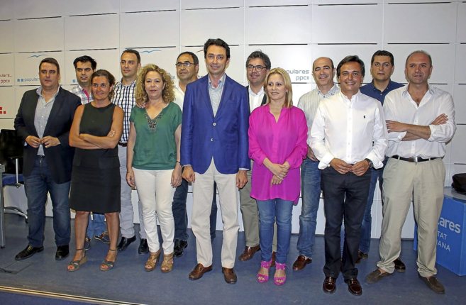 Los doce diputados del PP junto al presidente provincial, Vicente...