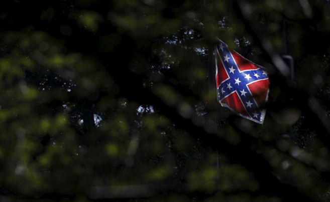 La bandera confederada ondea en la Casa del Estado de Carolina del Sur