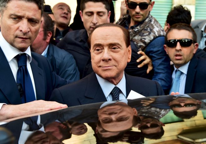 Silvio Berlusconi abandonando los juzgados de Miln en abril de 2014.