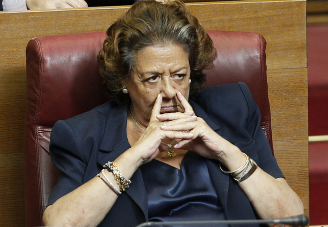 Rita Barberá, en su escaño de las Cortes Valencianas durante el...