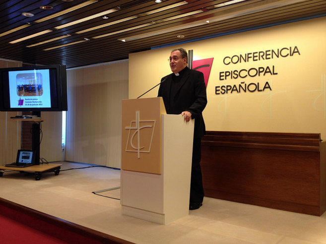 El secretario general de la Conferencia Episcopal Espaola (CEE),...