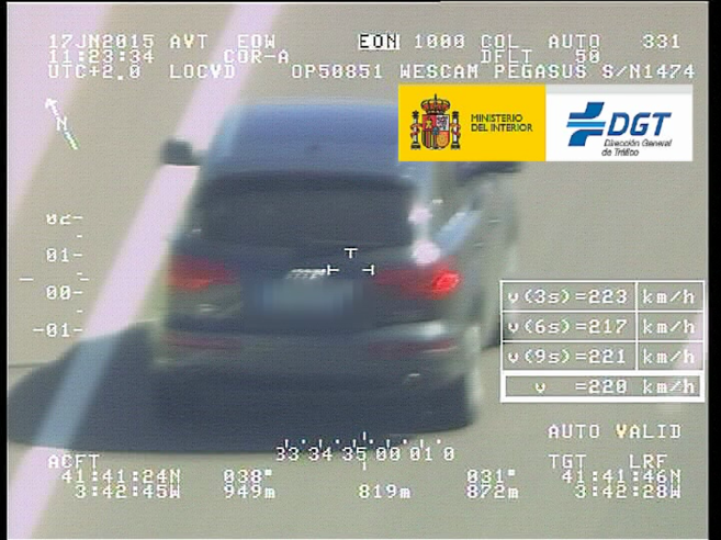 Imagen de un coche 'cazado' a 228 km/h en un tramo de 120...