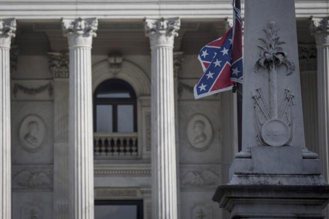 Imagen de la bandera confederada en el Parlamento del estado de...