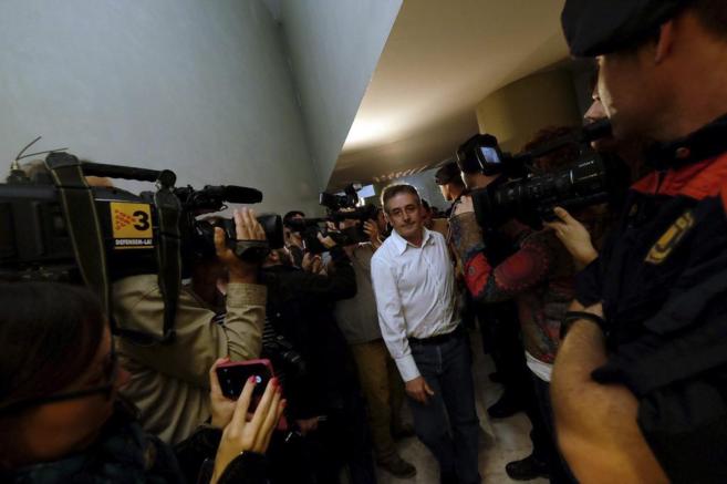 Jordi Auss entra a la sala de juicios en mayo de 2014.