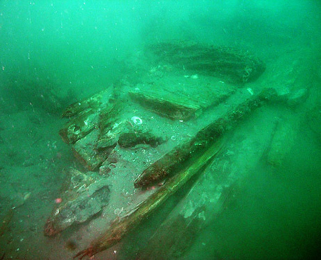 Los restos del navo hallado en las costas niponas.