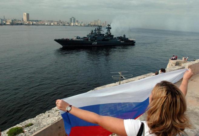 Llegada del cazasubmarinos de la armada rusa "Almirante...