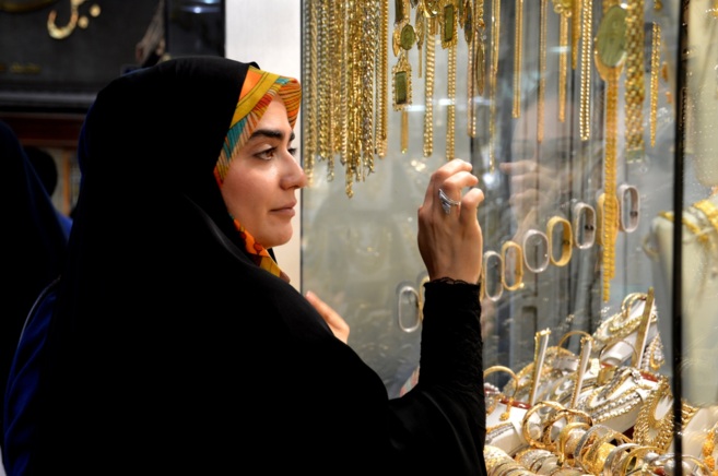 Joyera en el Bazar de Tehern. Las iranes sienten pasin por el...