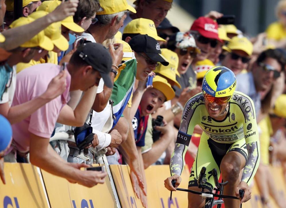 Alberto Contador 'pegado' al pblico holands