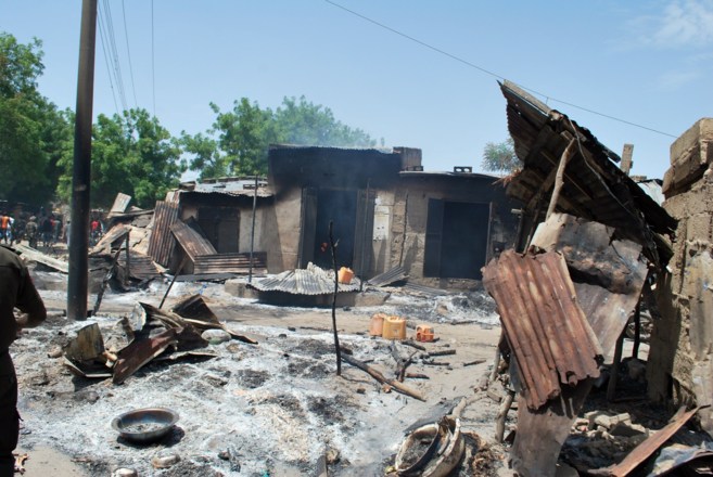 Casas incendiadas por Boko Haram el ltimo sbado, en Zabarmari, una...
