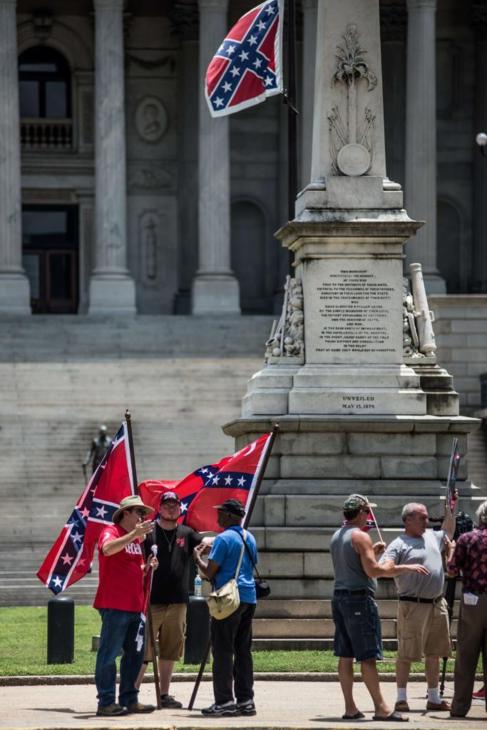 Manifestantes a favor de la bandera confederada en Carolina del Sur.