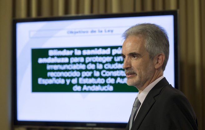 El consejero de Salud de la Junta de Andaluca, Aquilino Alonso, en...