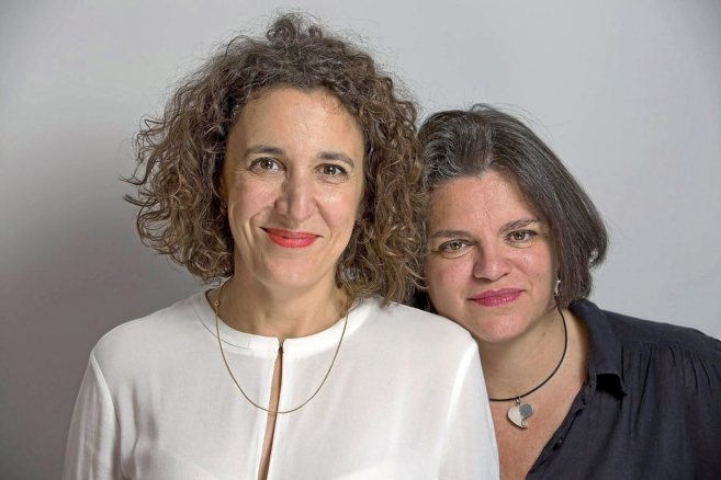 Isabel Garca-Zarza y Silvia Oviao, autoras de 'Quin es...