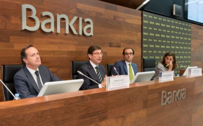 El presidente de Bankia y otros miembros de la cúpula en la...