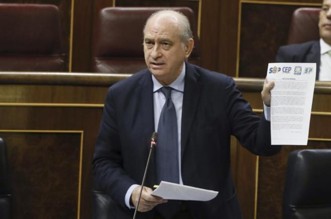Jorge Fernández Díaz, durante el debate de la ley en el Congreso de...