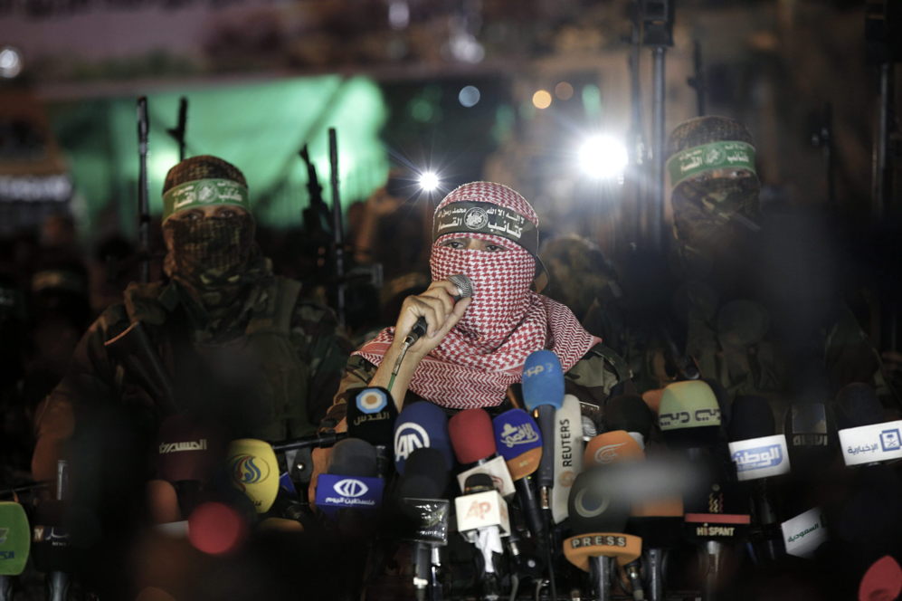 Abu Obaida, potavoz del ala militar de Hamas, da un discurso en Gaza...