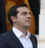 El primer ministro griego, Alexis Tsipras saliendo de la sede...