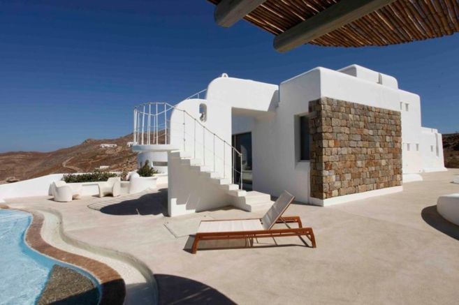 Casa con piscina en comercializacin en Grecia.