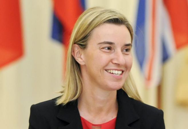 La jefa de la diplomacia europea, Federica Mogherini, asiste a una...