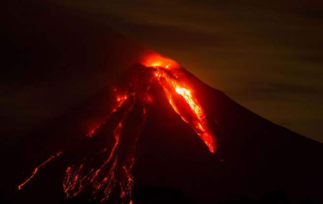 Erupcin del volcn Colima.
