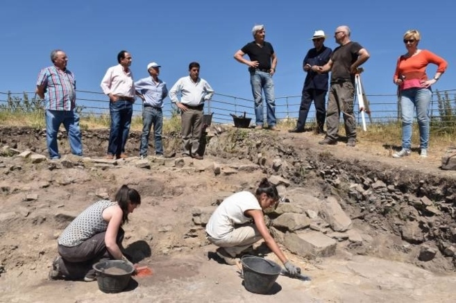 Zona de excavaciones del yacimiento de Los Casares (Soria)