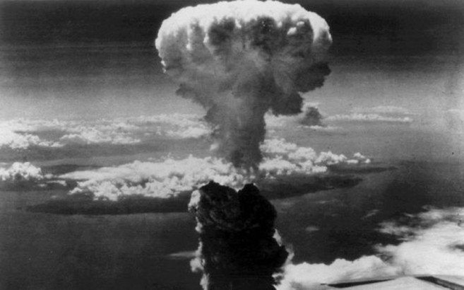 Nube  provocada por la explosin de la bomba atmica sobre Nagasaki.
