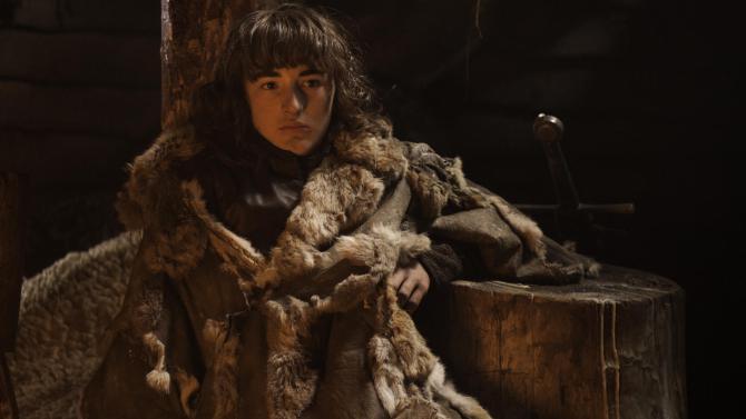 Isaac Hempstead-Wright, como Bran Stark.