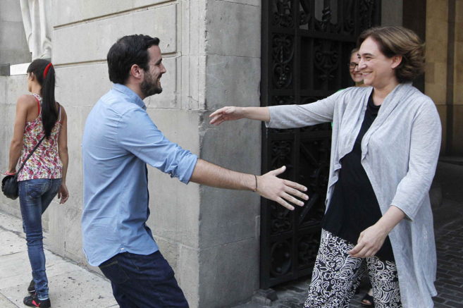 La alcaldesa de Barcelona, Ada Colau, y Alberto Garzn esta maana...