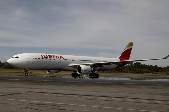 Imagen de uno de los Airbus 330 con los que cuenta Iberia.