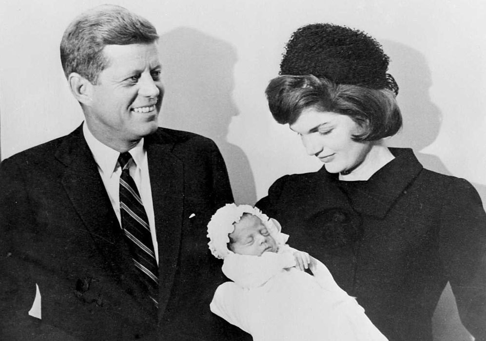 John Fitzgerald Kennedy naci el 25 de noviembre de 1960 en...